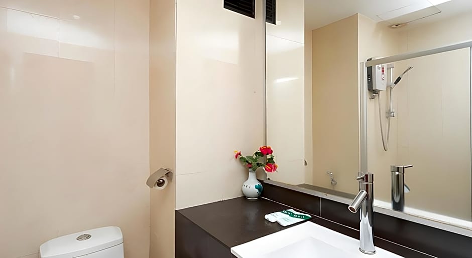 OYO 89619 De Choice Hotel