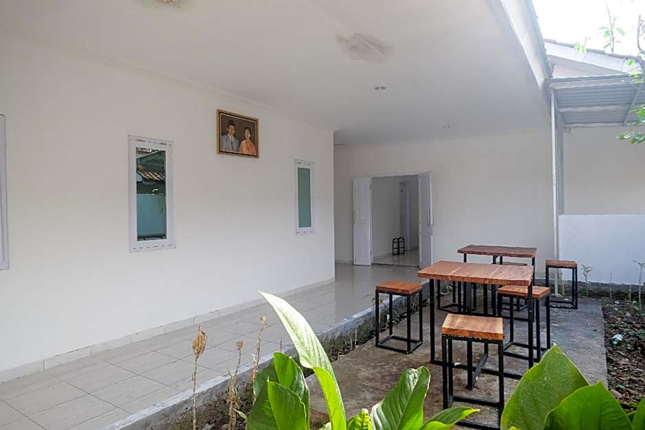 RedDoorz Syariah @ Griya Merbotan Demak