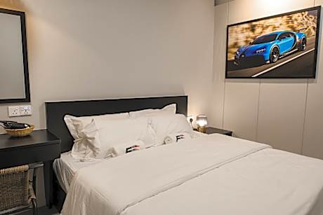 Deluxe King Room
