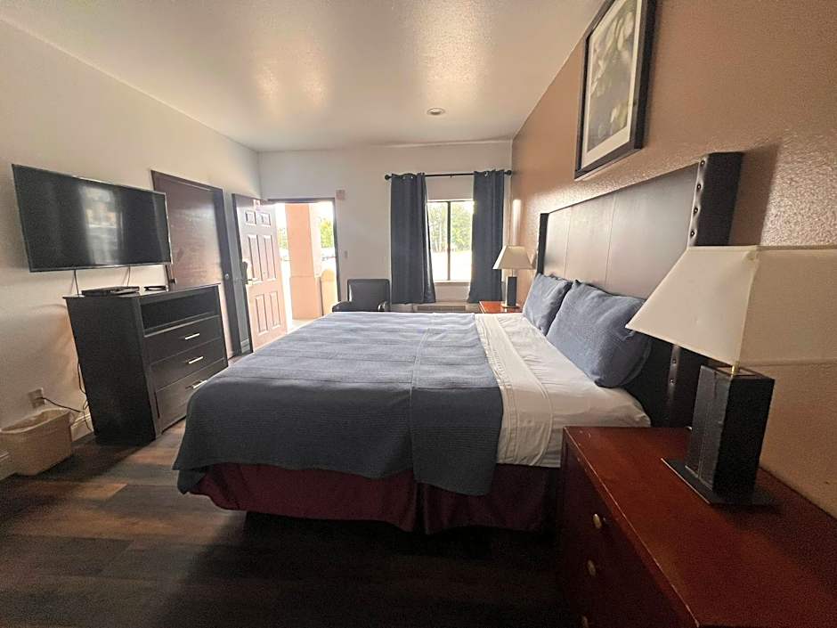 Photo 1 of 9 of 1 King Bed