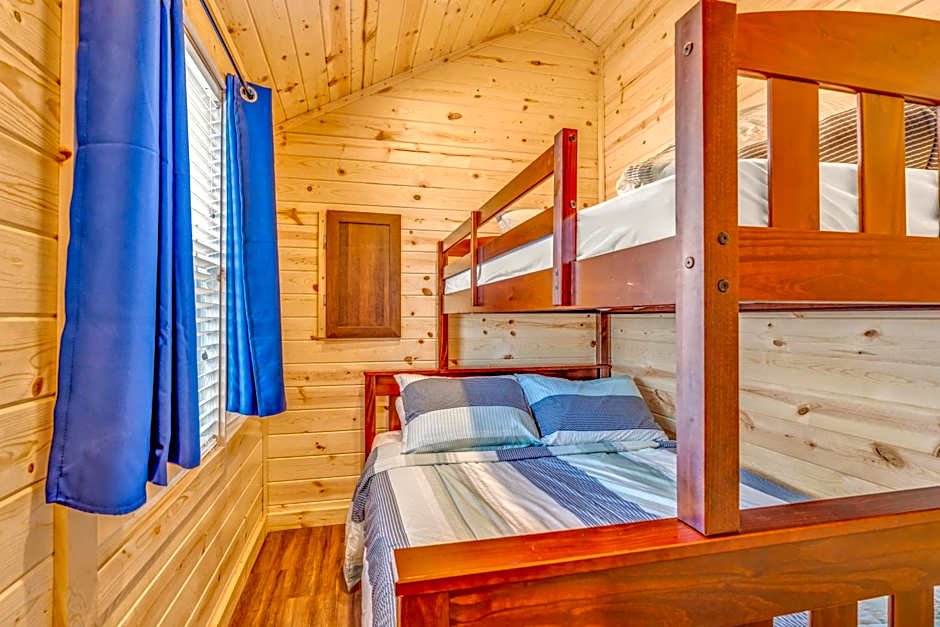 Cabins at Bonefish Bay