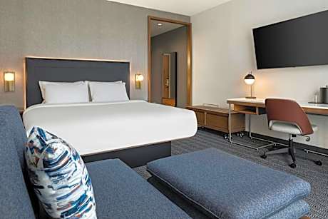King Room with Bathtub and Sofa Bed - Mobility Access