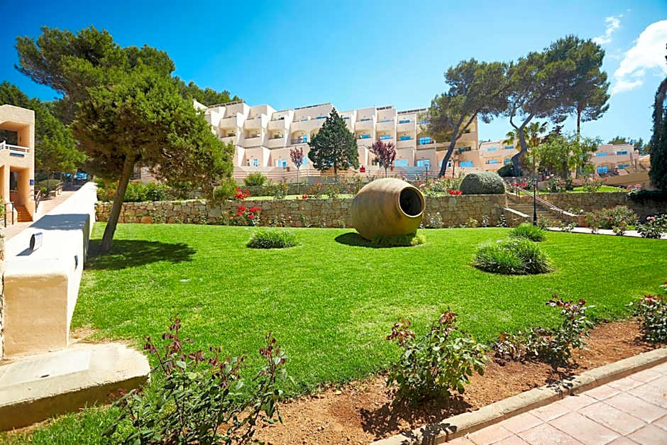 Invisa Hotel Club Cala Blanca