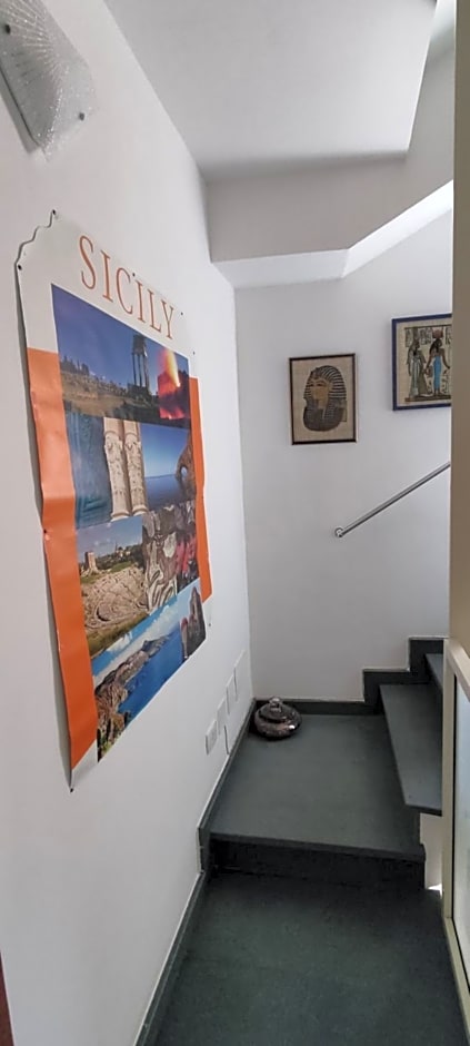 B&B AKROPOLIS