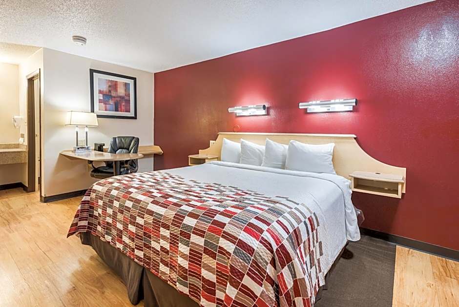 Photo 1 of 5 of Superior 1 King Bed
