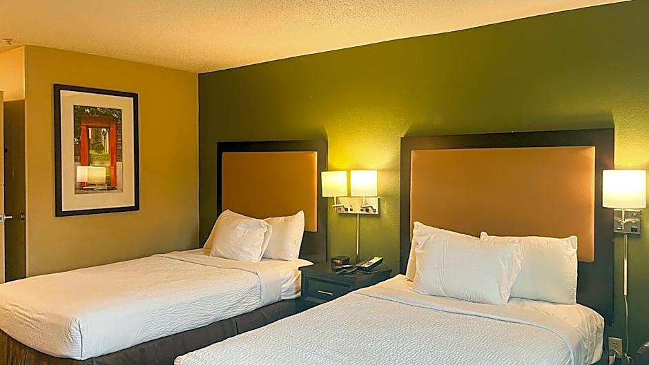 Studio 6 Chantilly VA Washington Dulles Airport