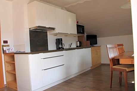 Two-Bedroom Apartment (6 Adults)