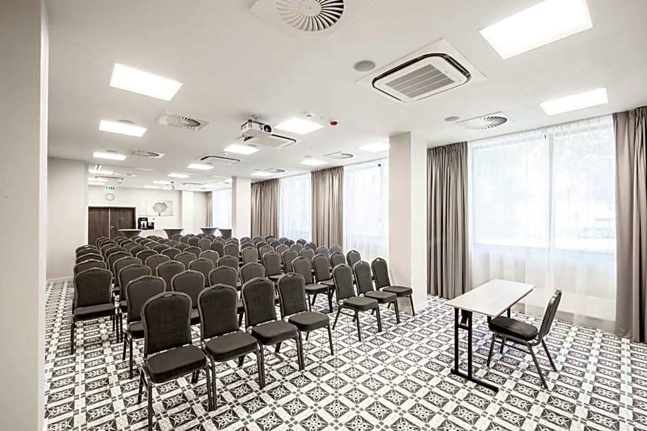 Hampton by Hilton Oswiecim