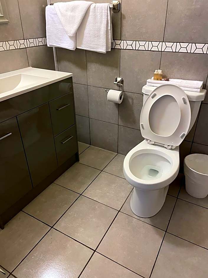 Scottish Inn Near the Falls and Casino