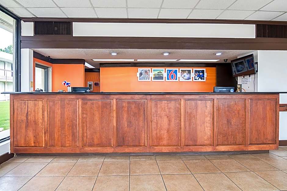 Motel 6-Conyers, GA