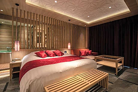Club Room with King Bed - Smoking