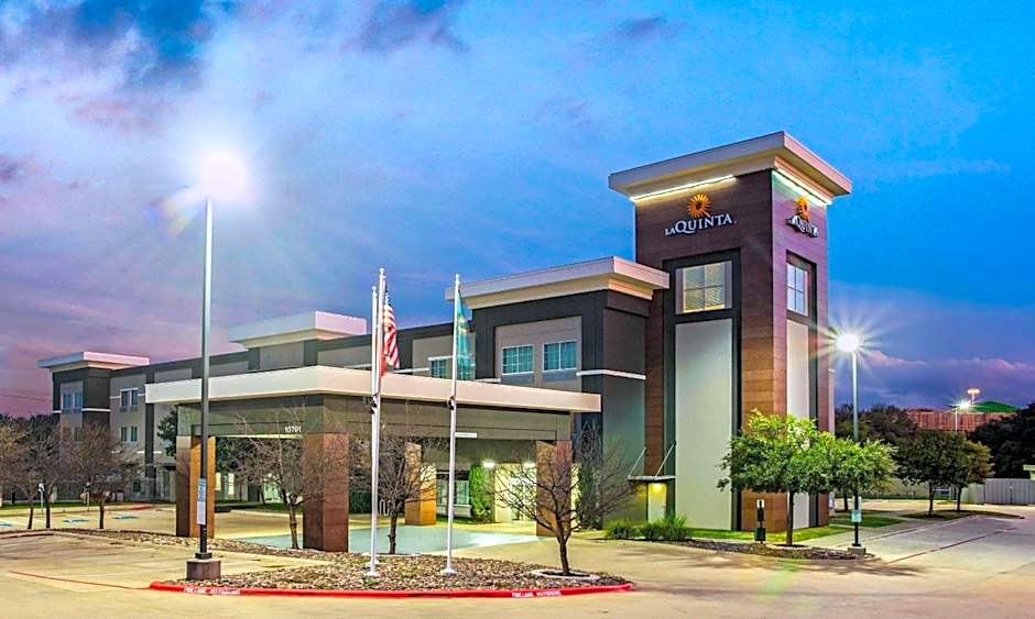 La Quinta Inn & Suites by Wyndham Austin NW/Lakeline Mall