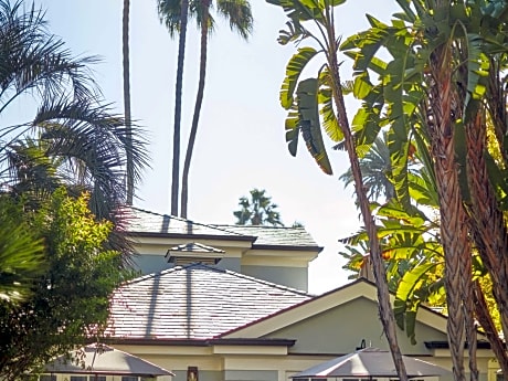 Bungalow with 2 Double Beds and Patio