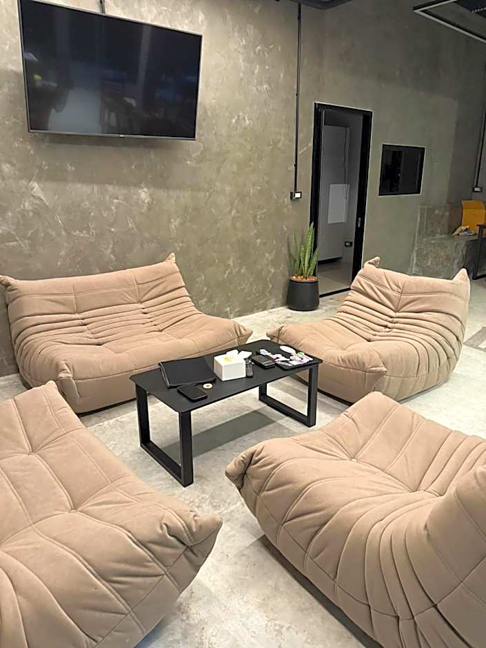 Khaosok Secret Hostel