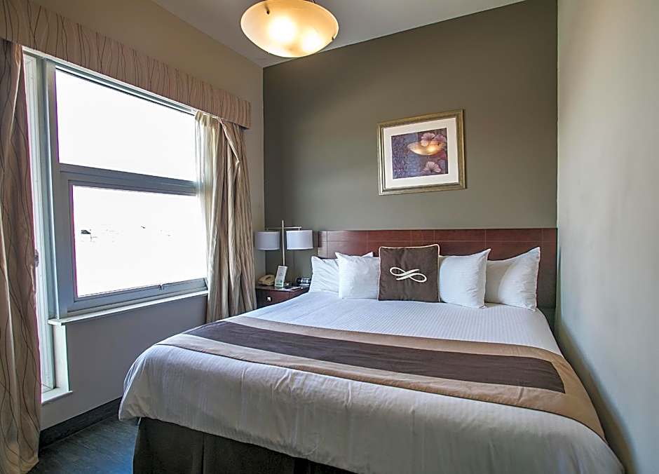 Pointe Plaza Hotel