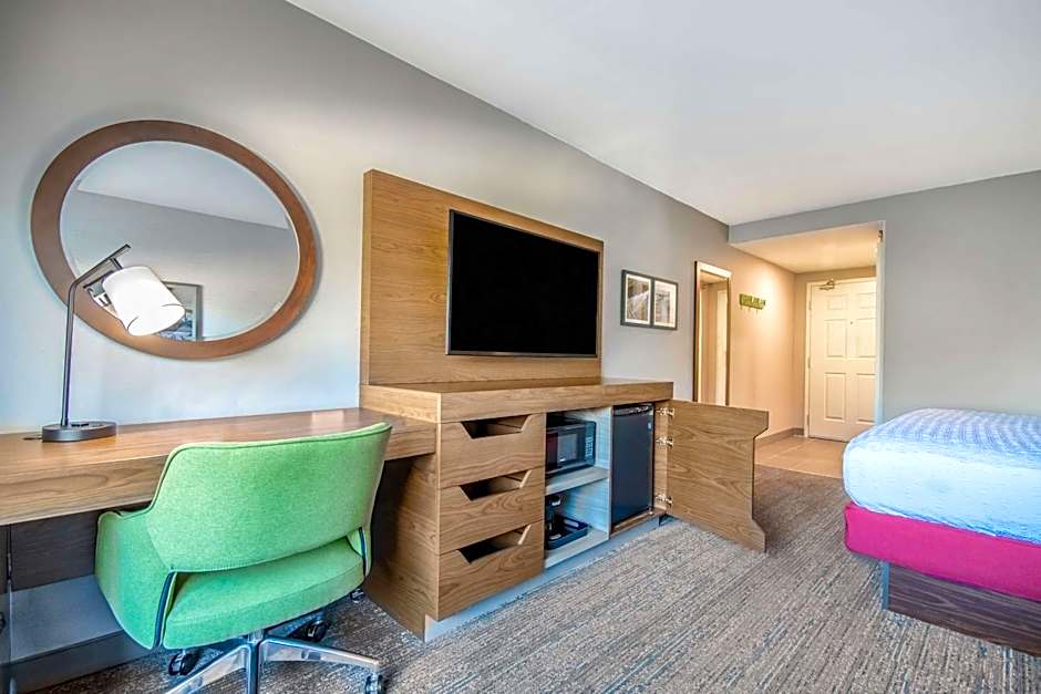 Hampton Inn By Hilton East Aurora