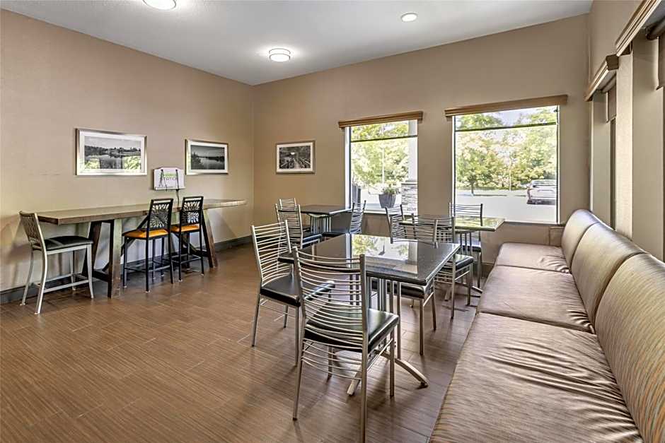 Best Western Plus Lee's Summit Hotel & Suites