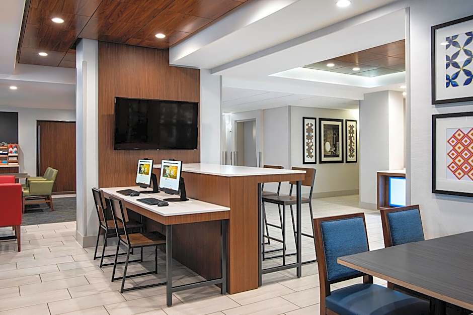 Holiday Inn Express & Suites Saskatoon By IHG