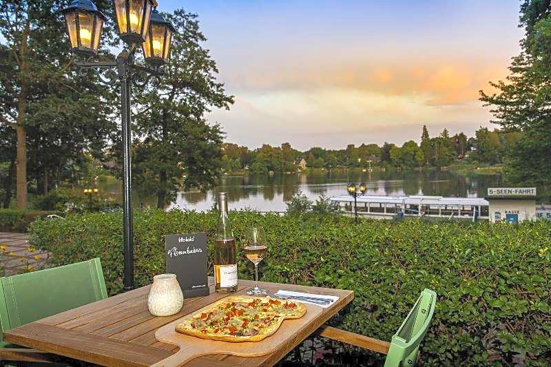 Lake House Plon