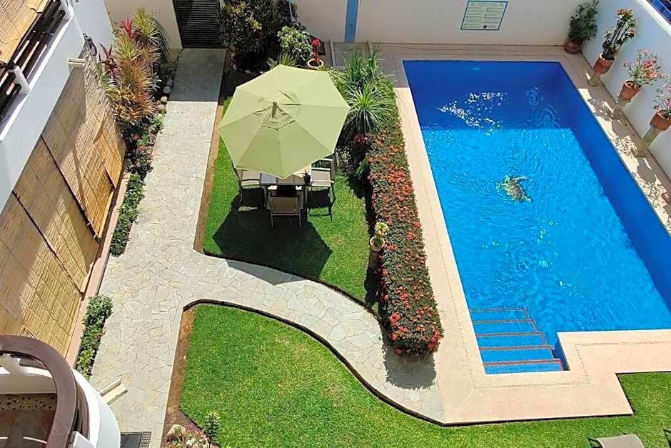 Apartment Tortugas- rooms with AC, and great pool at 5 min to Carrizalillo beach and restaurants of Benito Juarez Bulevard