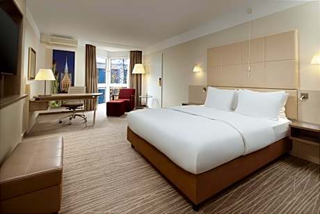 Queen Room - Mobility Access