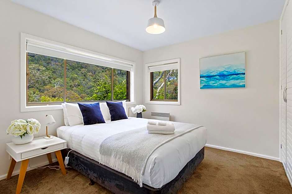 The View 2 bed unit with stunning Hobart outlook