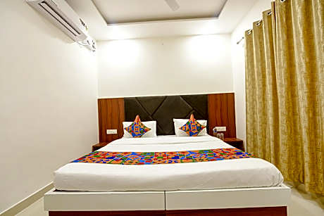FabHotel Solace Inn