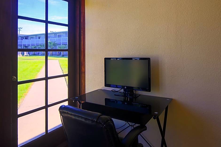 San Simeon Lodge