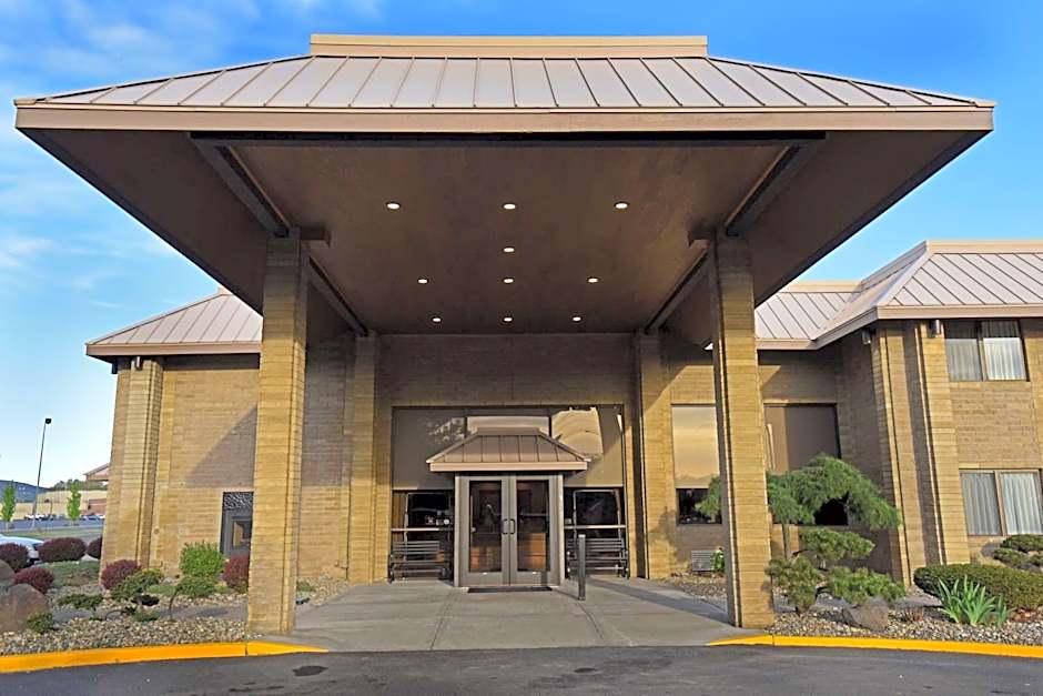 Best Western Plus Ahtanum Inn