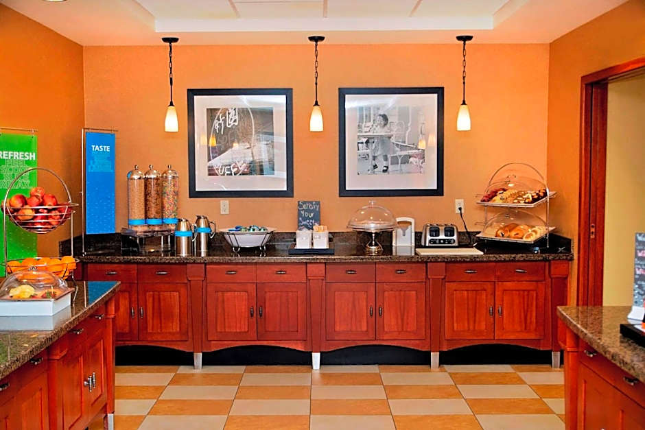 Hampton Inn By Hilton Evanston