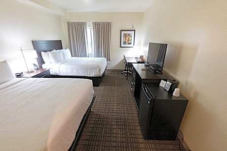 Accessible Two Queen Guestroom Non-Smoking with Audible/Visual Alert