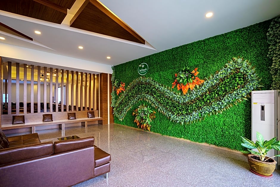 Intouch Riverside Hotel