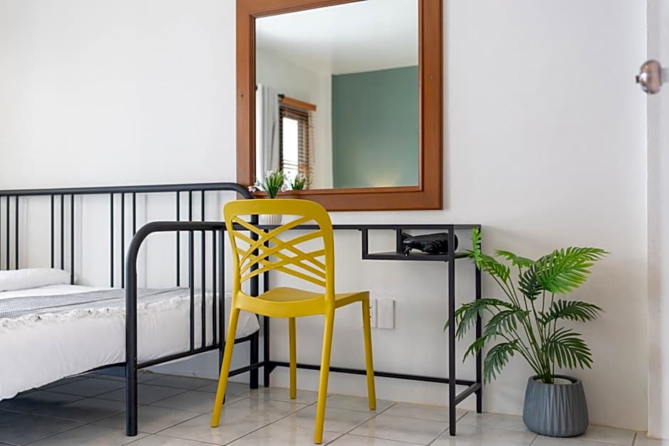 5 mins walk Bangla,beach,3BR