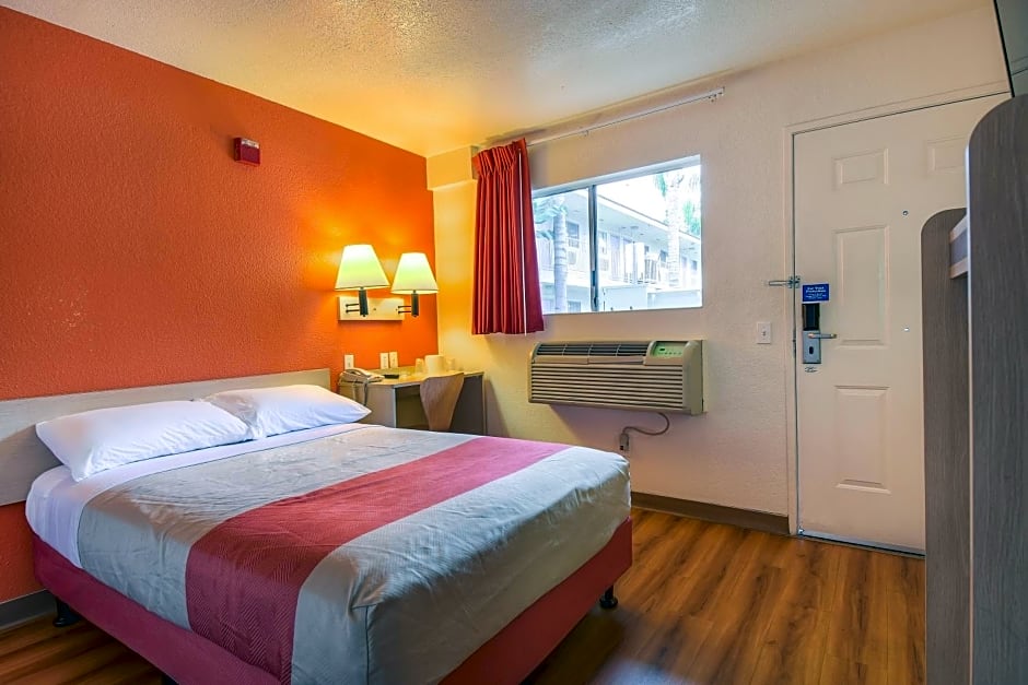 Motel 6-Chino, CA - Los Angeles Area