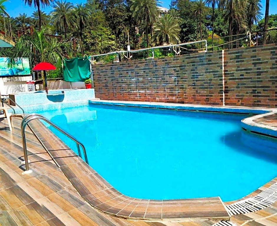 Hotel Sunset Inn Mount Abu With Swimming Pool