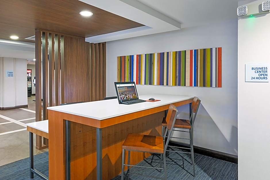 Holiday Inn Express Hotel & Suites Picayune By IHG