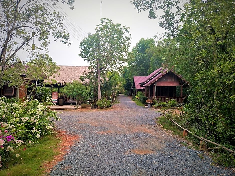 Suchanaree At Leam Ngop