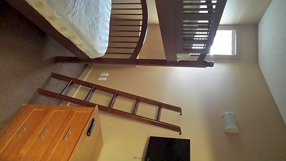 Days Inn & Suites by Wyndham West Edmonton