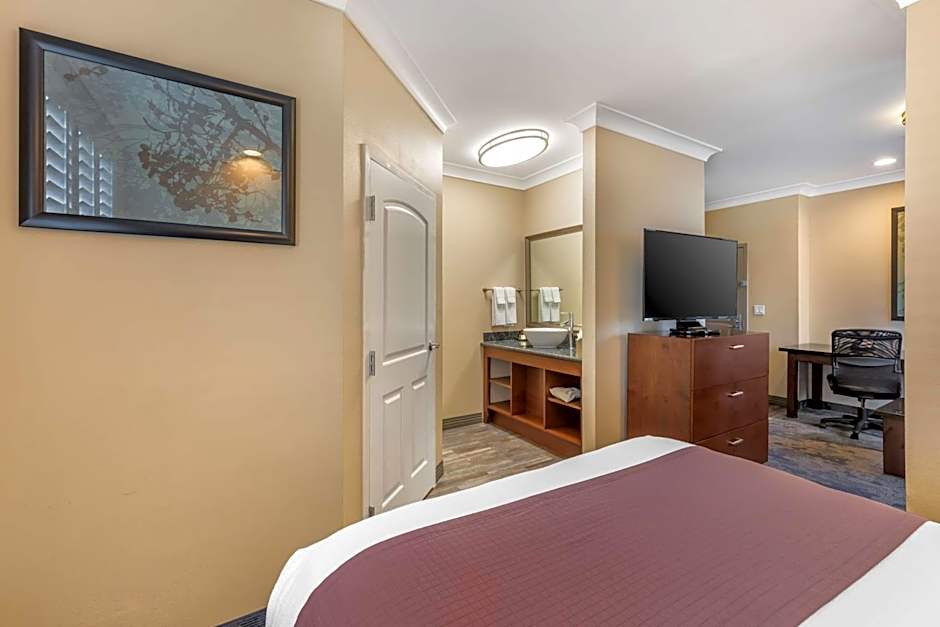 Best Western Plus Avita Suites