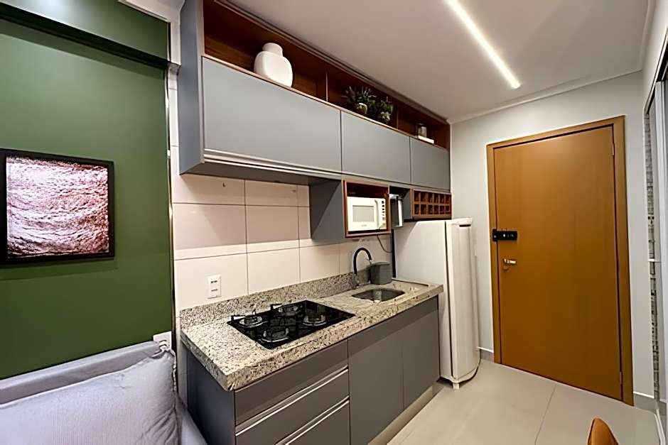 Moderno Flat com Jacuzzi no Pq. Vaca Brava