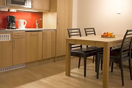 Standard Family Room with Kitchenette (5 People)