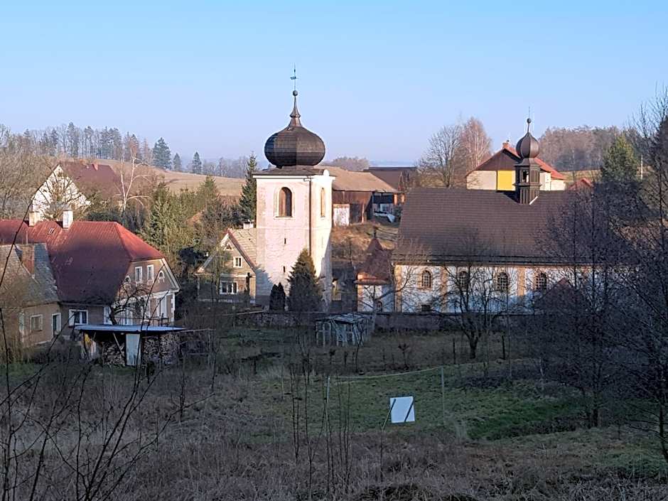 Pokoje Gościnne Art- Dworek