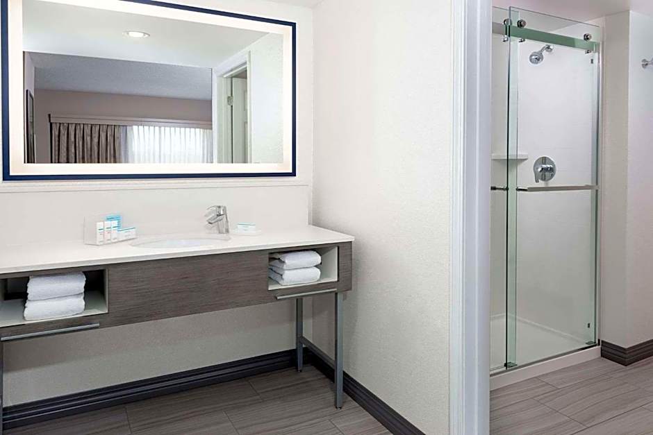 Hampton Inn By Hilton & Suites Kansas City-Country Club Plaza