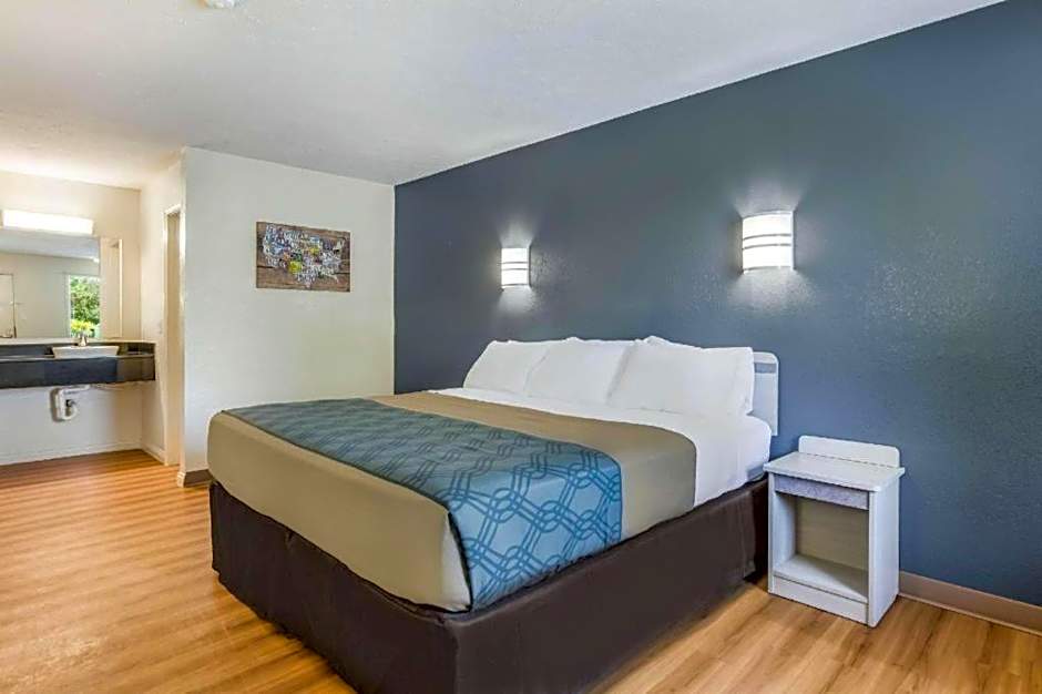 Quality Inn & Suites Columbus West