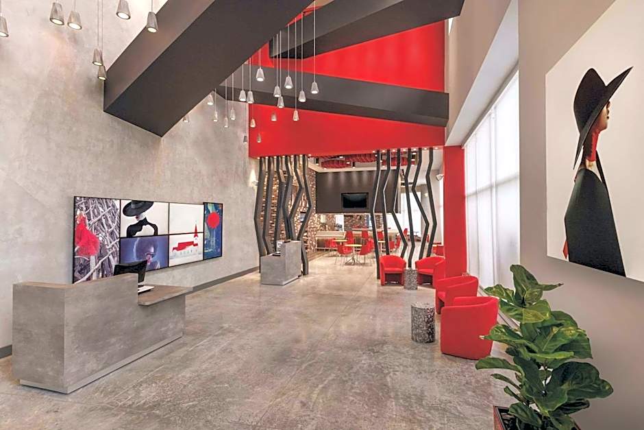 Radisson RED Miami Airport