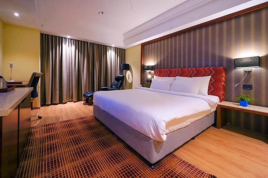 Photo 1 of 7 of Superior 1 King Bed