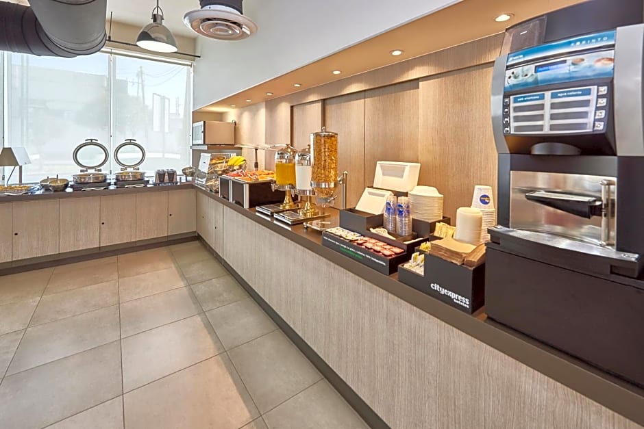 City Express Junior by Marriott Toluca Zona Industrial
