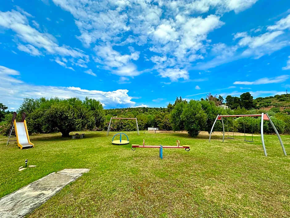 Agrili Apartments & Rooms