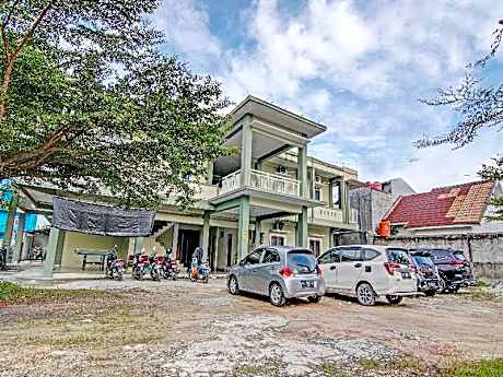 OYO 91642 Fhazel Residence Syariah