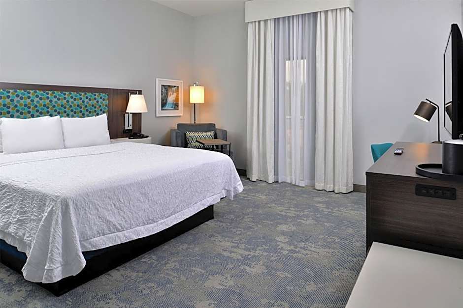 Hampton Inn by Hilton Cedar Falls Downtown
